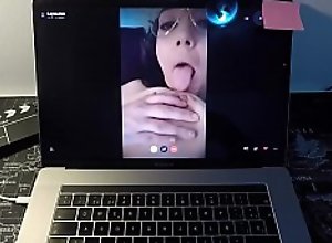Actriz porno milf española se folla a un fan por webcam (VOL I)  Esta madurita sabe sacar bien la leche a distancia 