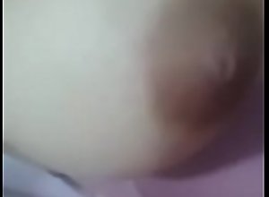 Chilena muestra tetas y se masturba por skype