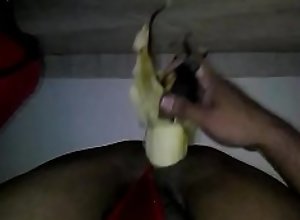 La más coqueta con un enorme plátano macho en su