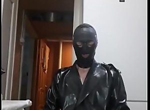 Guy wanks and cum on his latex coat