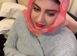 Arabian beauty doing blowjob   