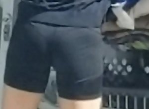 candid ass in shorts you can see her thong   se le