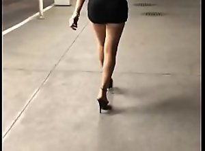 lizette caminando muy sexy en negro en cuernavaca