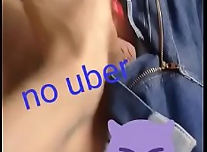 Pegando no pau do uber  deixando ele com babando