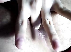 Pest fingering - Close up