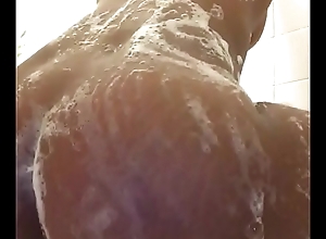 Muddy provide full of a hot shower