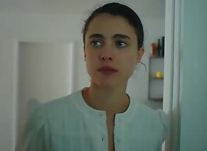 Margaret Qualley, Love Me Like You Hate Me, Nude