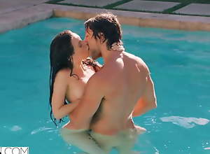 Lana Rhoads, Deep French kiss And Blowjob at Swimming pool