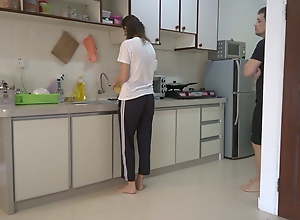 She gets pantsed while doing house chores