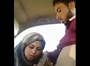 ينيك حبيبته في السيارة نآآآآآآآآر سكس عربي مغربي فضيحة