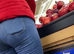 Thick Latina milf shopping with vpl and her