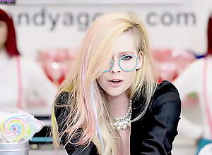 Avril Lavigne - Hello Kitty (Hottest Moments) [4K