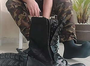 TAKING OFF MY MILITARY BOOT - ATL01