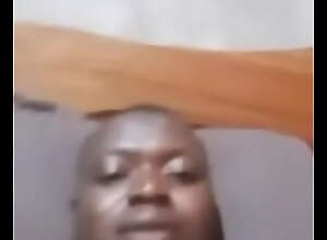Voici la vidéo nu de Andrew Butame Obase un jeune