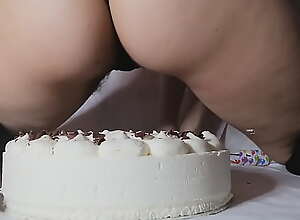 Big Ass Cake Sitting On Cam