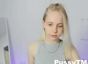Blonde natural teen 18yo on webcam
