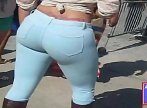 Phat Ass in SKIN TIGHT Jeans !!!! Candid Booty !!!