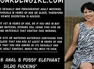 Extreme anal  and xxx  pussy elephant dildo
