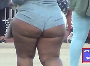 Biggest BOOTY Cheeks at College Football Game..