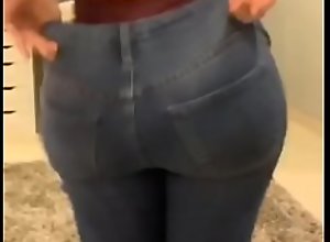 BIG BUTT IN TIGHT JEANS